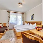 Гостевой дом Gaestehaus Marianne Грайнау